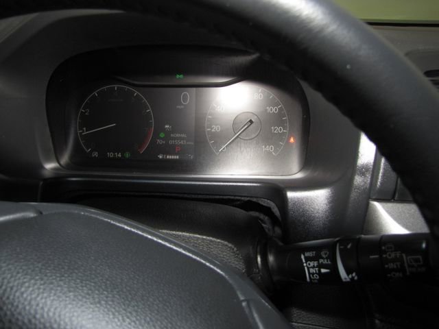 Certified Used 2025 Solar Silver Metallic Honda EX-L image 4