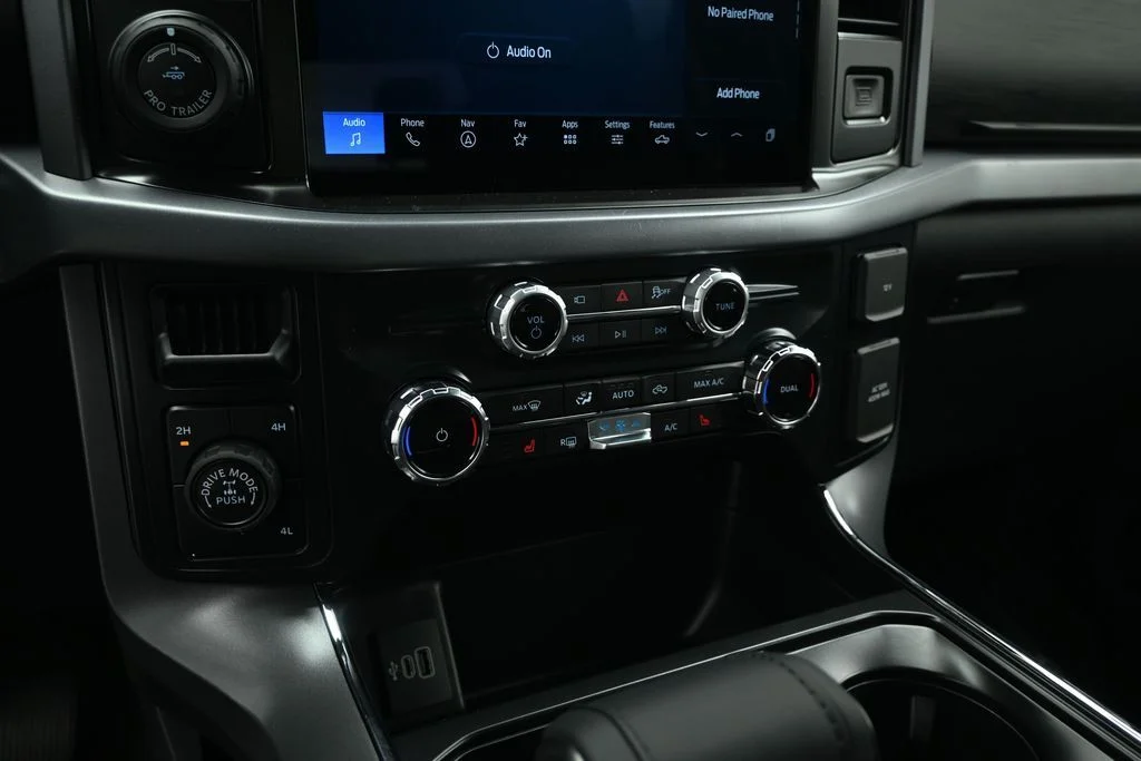 New 2026 Oxford White Ford XLT image 16