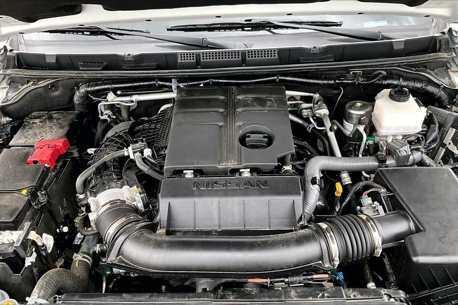 Used 2025 Glacier White Nissan SV image 29