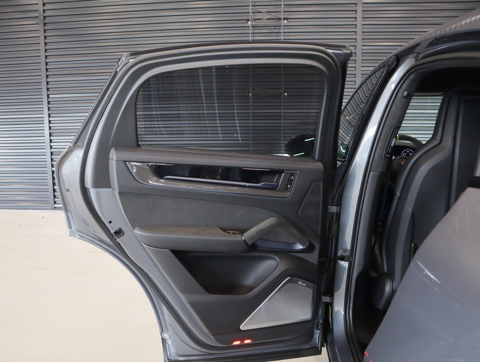 New 2026 Vanadium Grey Metallic Porsche Turbo GT image 27