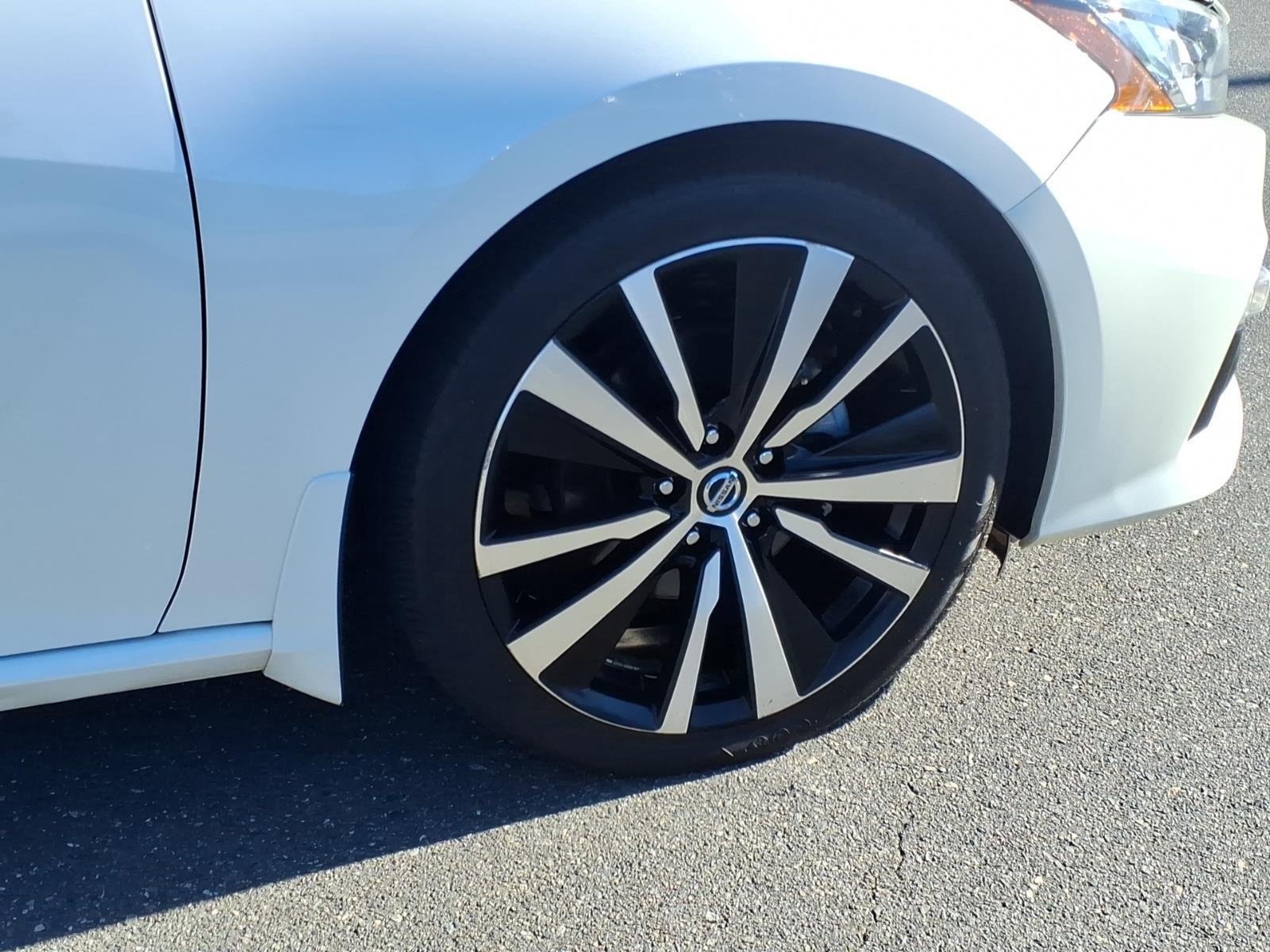 Used 2020 Pearl White Tricoat Nissan 2.0 Platinum image 13