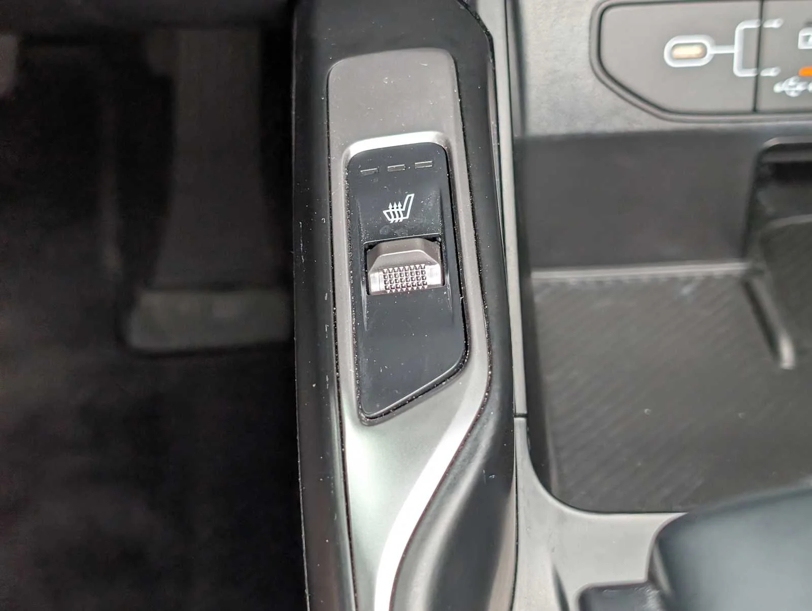 Certified Used 2025 Midnight Lake Blue Kia X-Line EX image 30