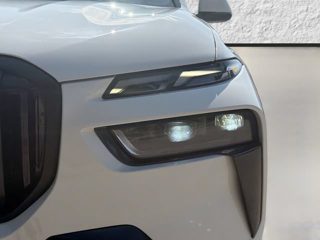 Used 2024 Alpine White BMW xDrive40i image 9