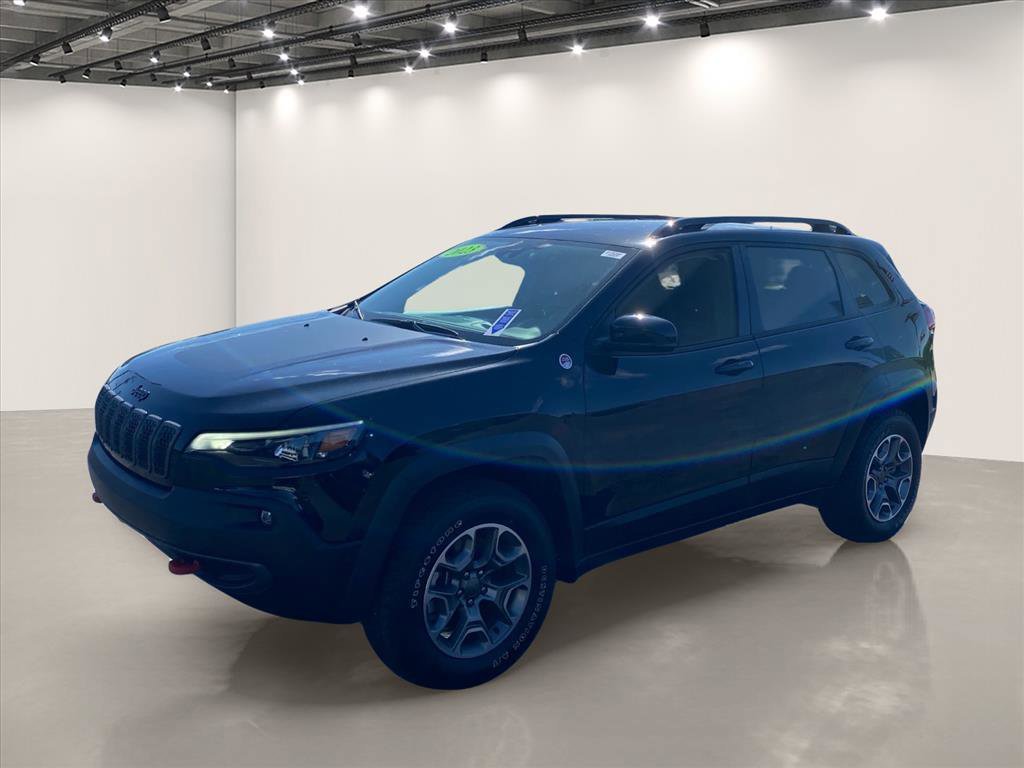 Used 2023 Diamond Black Crystal Pearlcoat Jeep Trailhawk image 3