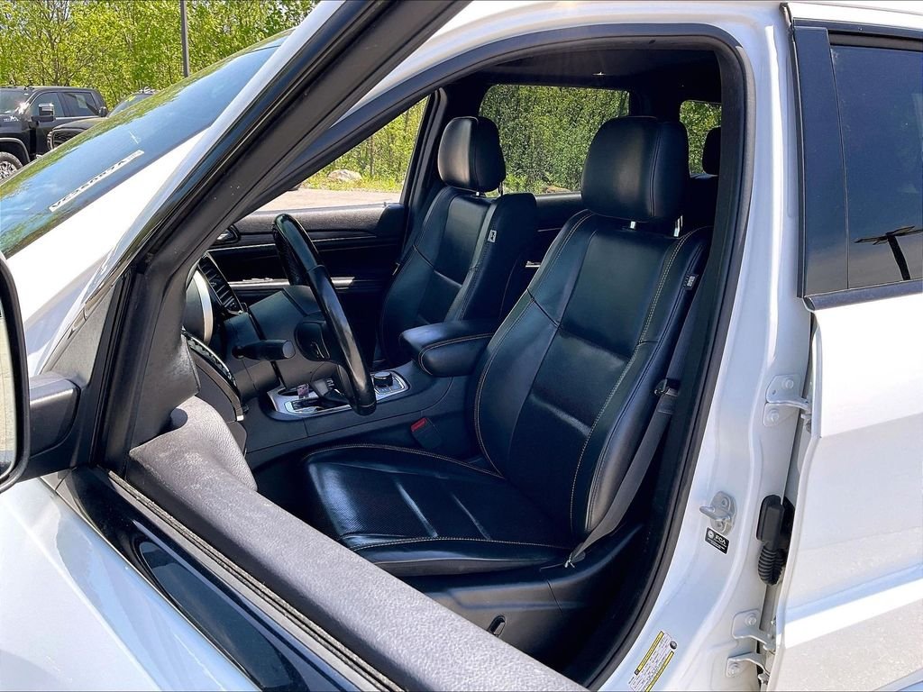 Used 2021 Bright White Clearcoat Jeep Limited image 9