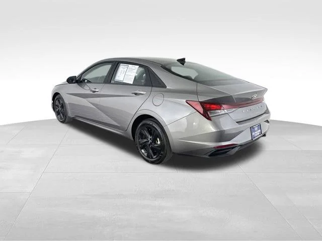Used 2023 Silver Hyundai SEL image 7