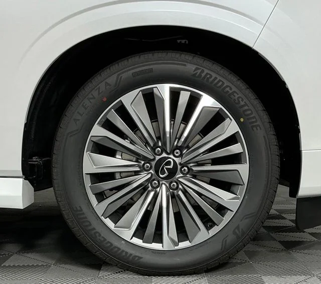 New 2026 White INFINITI LUXE image 7