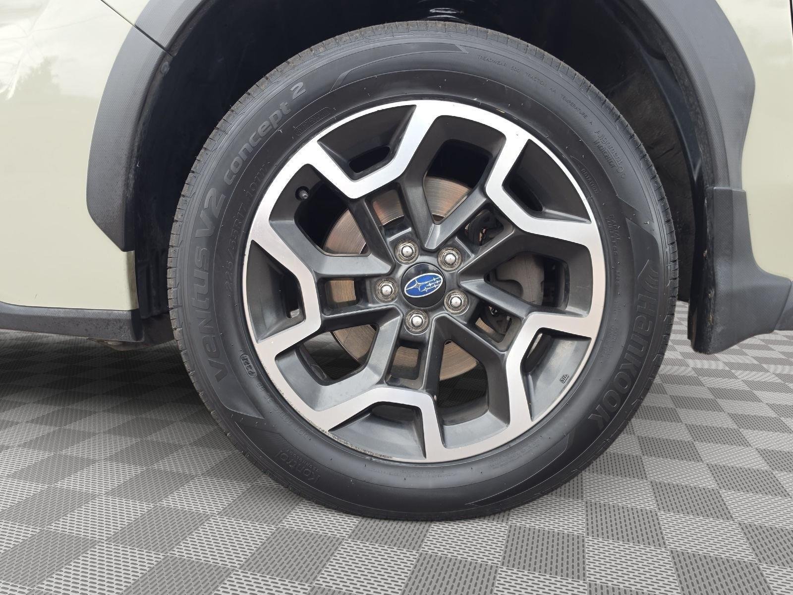 Used 2016 Desert Khaki Subaru Limited image 7
