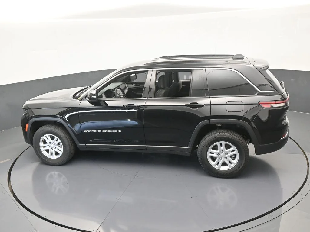 2025 Jeep Grand Cherokee Laredo - Photo 45