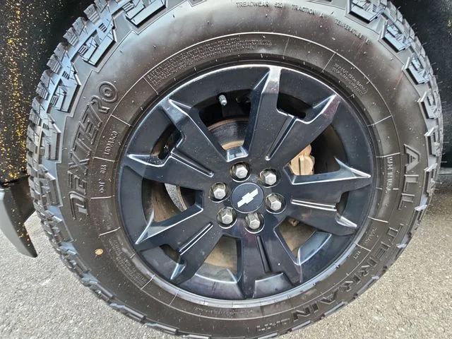 Used 2019 Black Chevrolet Z71 image 35