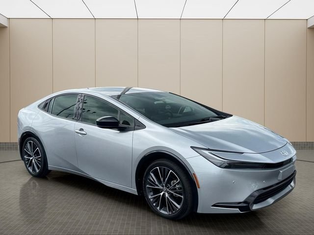 Used 2024 Silver Toyota XLE image 2