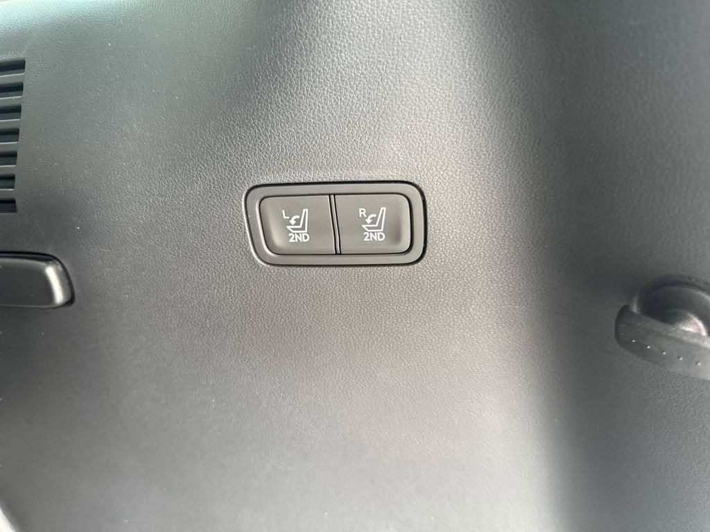Used 2025 Rockwood Green Hyundai SEL image 28