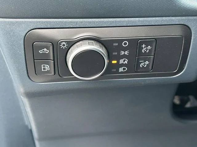 New 2026 Oxford White Ford XLT image 13