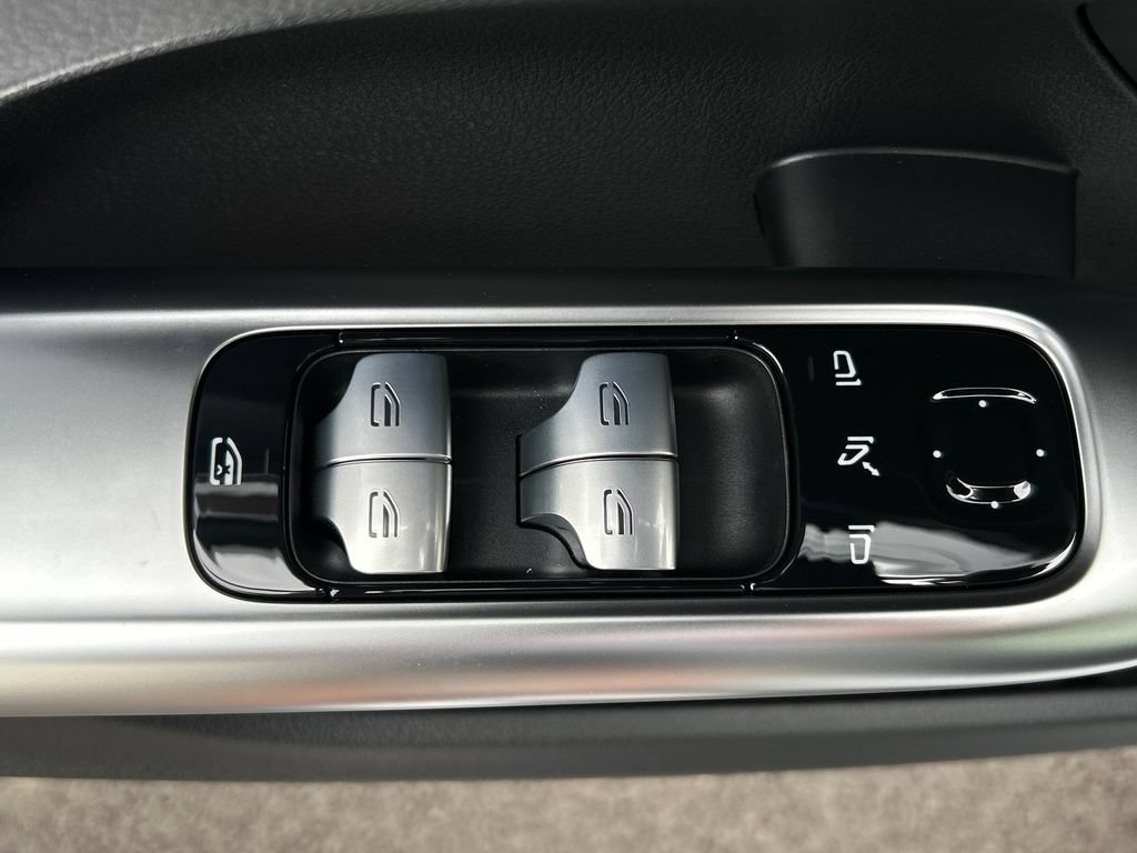 New 2026 MANUFAKTUR Alpine Grey Mercedes-Benz C 300 image 49