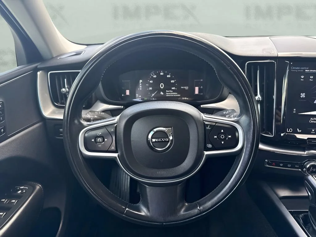Used 2019  Volvo Momentum image 15