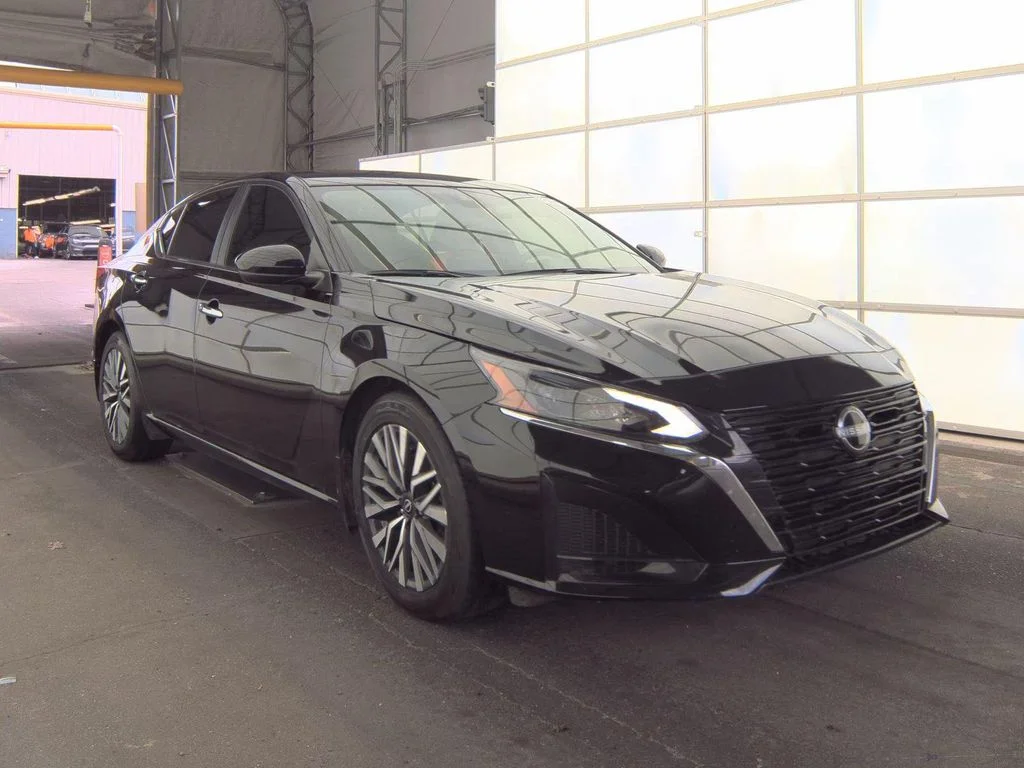 Used 2024 Black Nissan 2.5 SV image 1