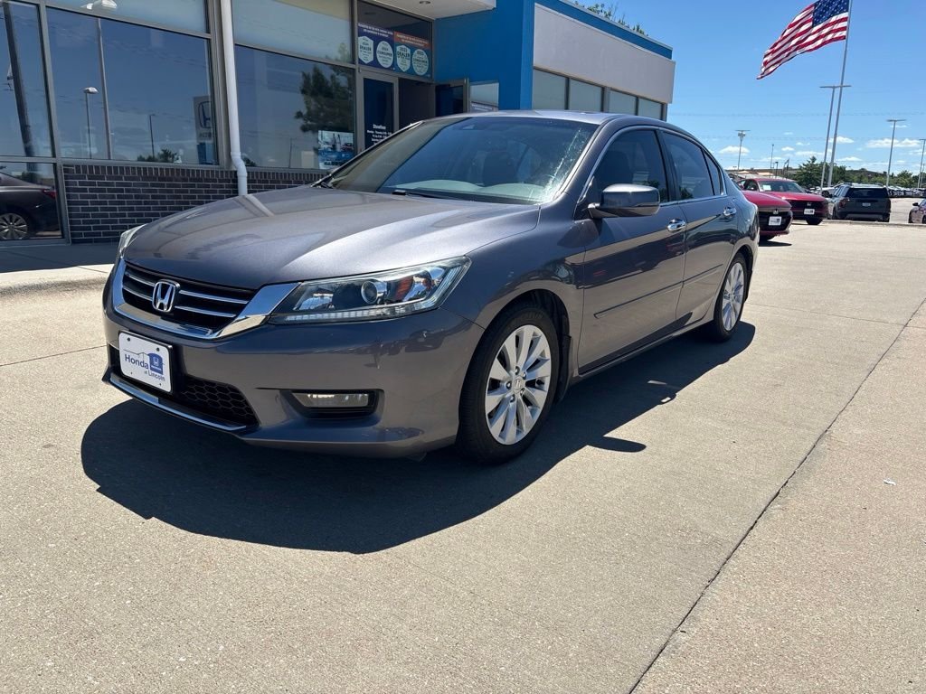 Used 2014 Gray Honda EX-L image 1