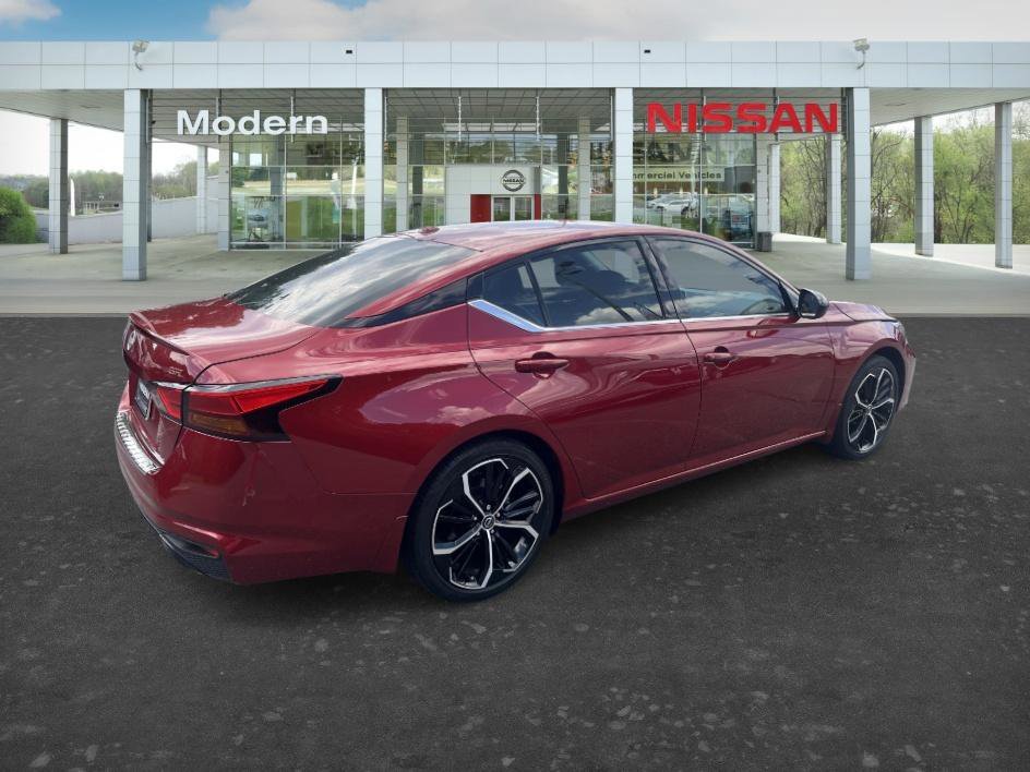 Used 2023 Scarlet Ember Tintcoat Nissan 2.5 SR image 5