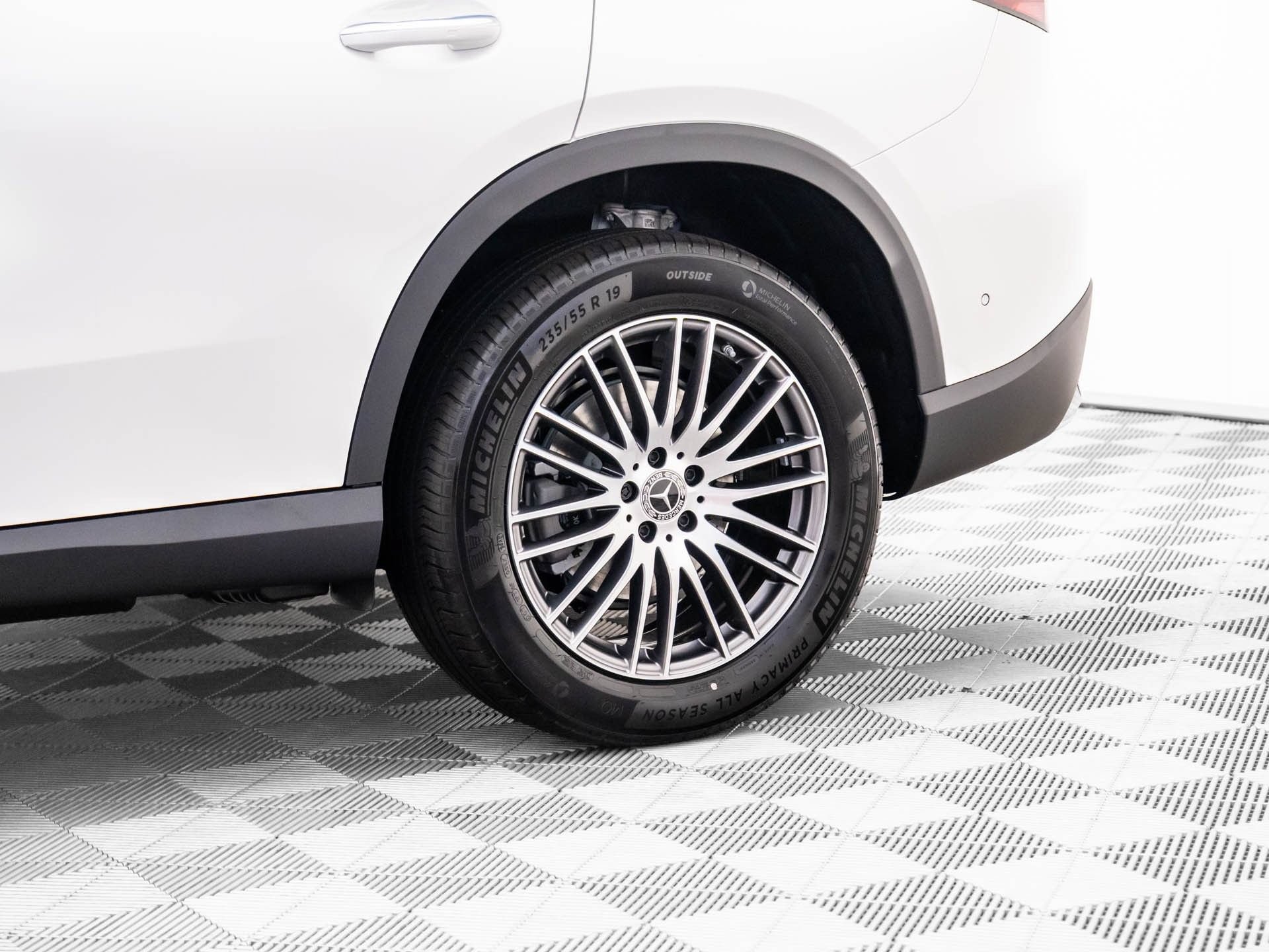 New 2026 Polar White Mercedes-Benz GLC 300 image 67