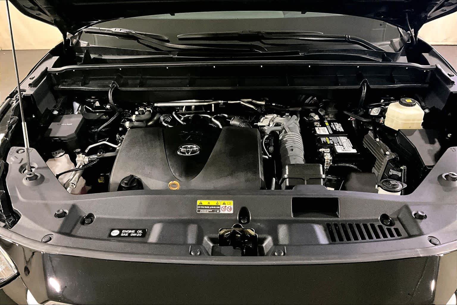 Used 2022 Midnight Black Metallic Toyota XLE image 49