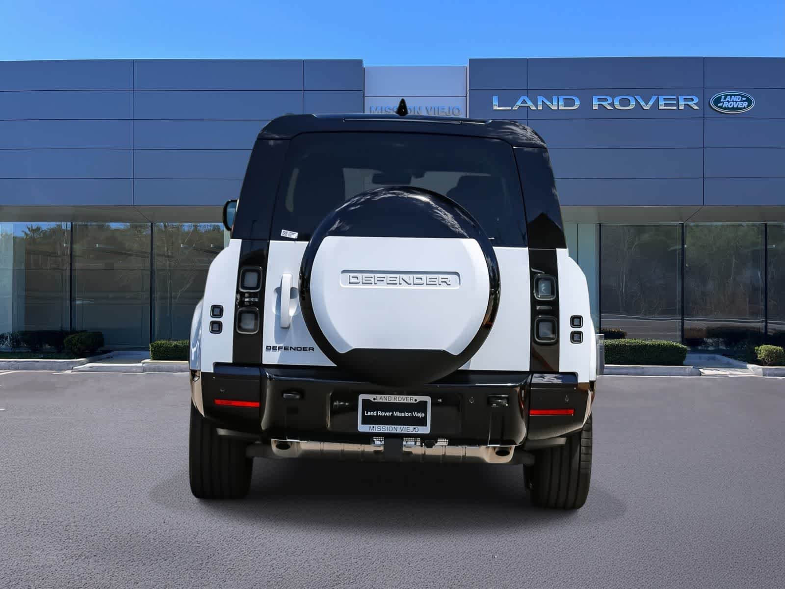 New 2026 Fuji White Land Rover X-Dynamic SE image 5