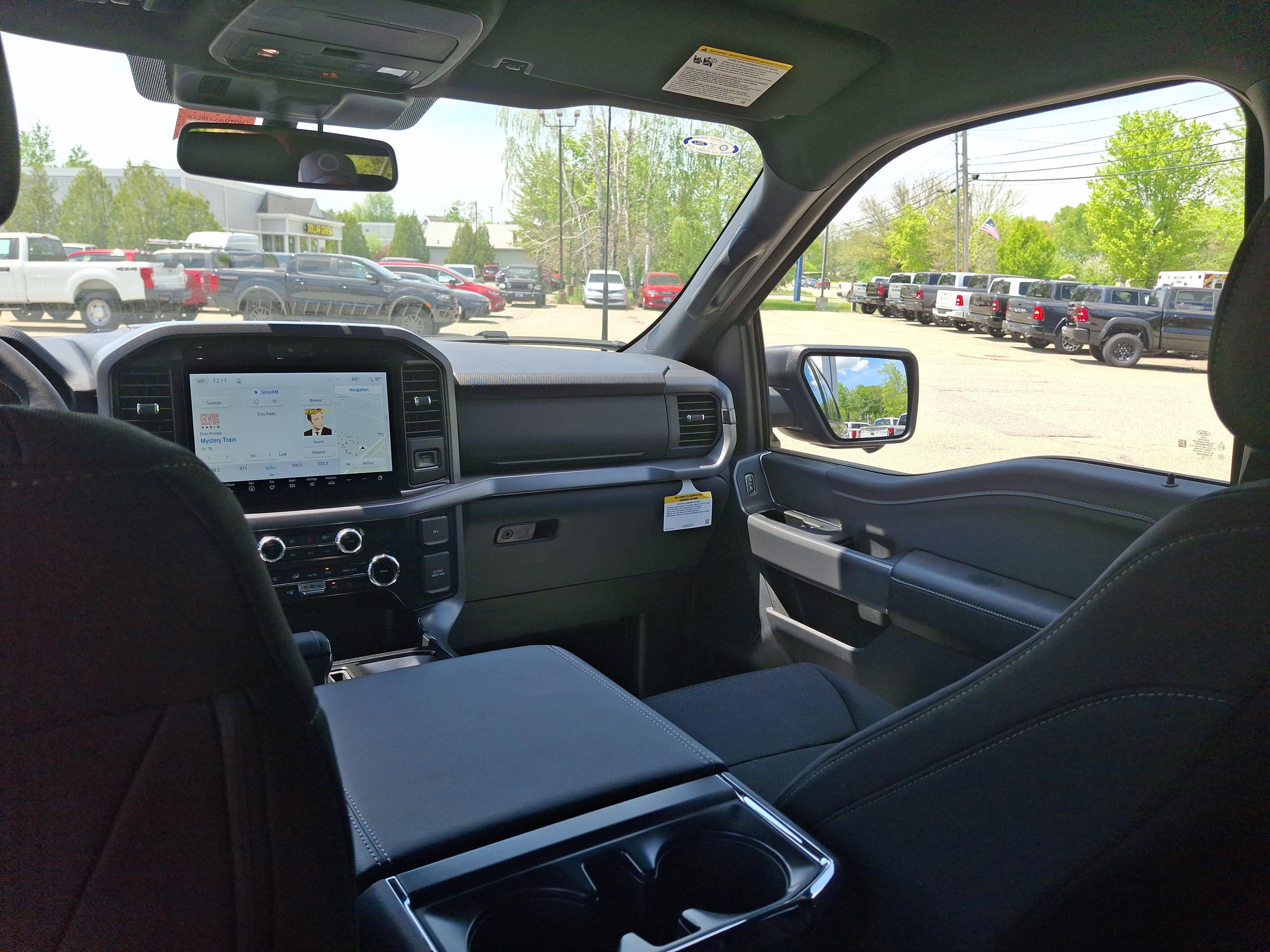 New 2026 Agate Black Metallic Ford XLT image 21