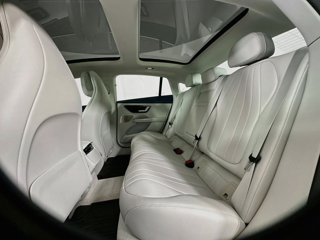 Certified Used 2023 White Mercedes-Benz 500 Sedan image 26