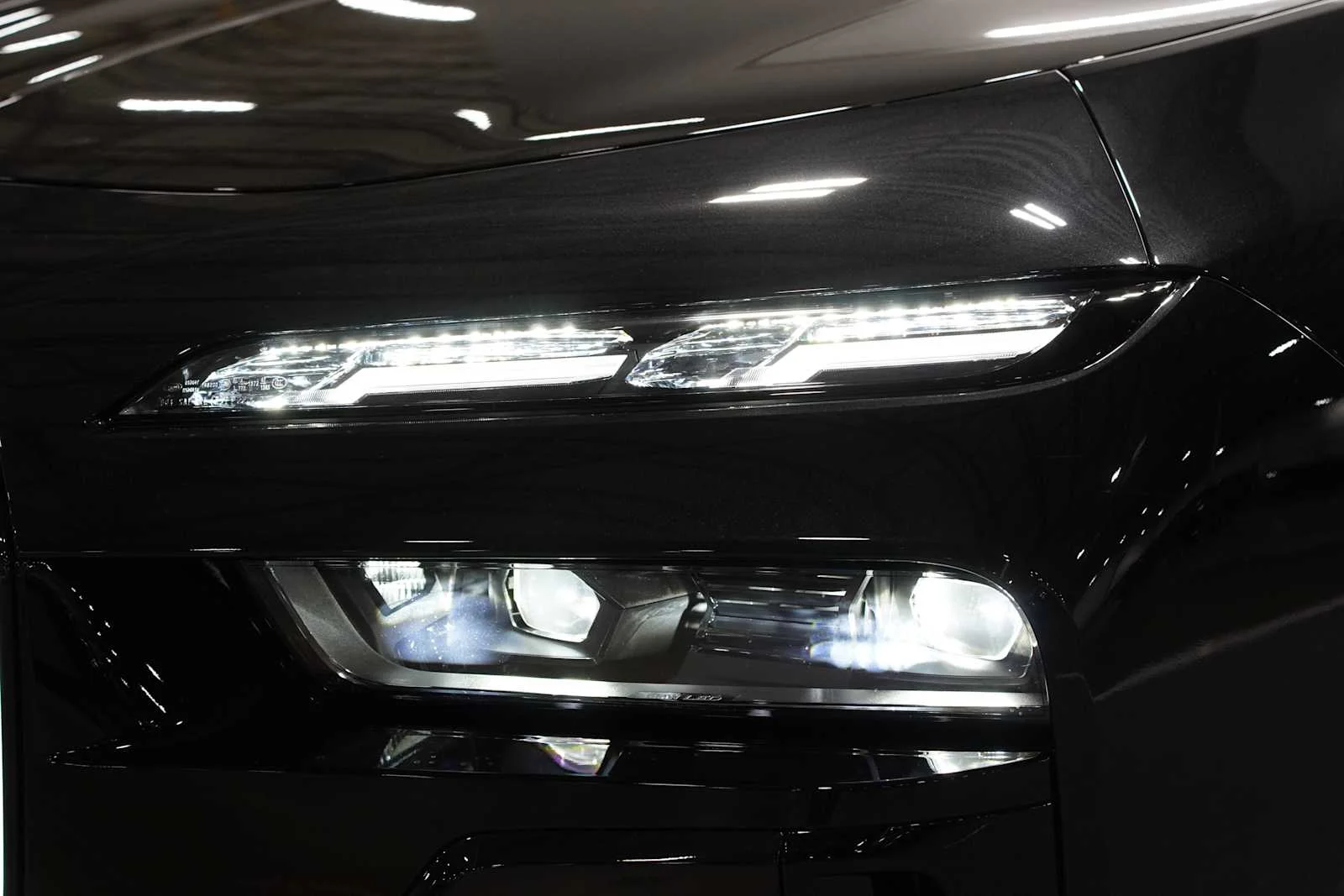 2026 BMW 7 Series 750e - Photo 6