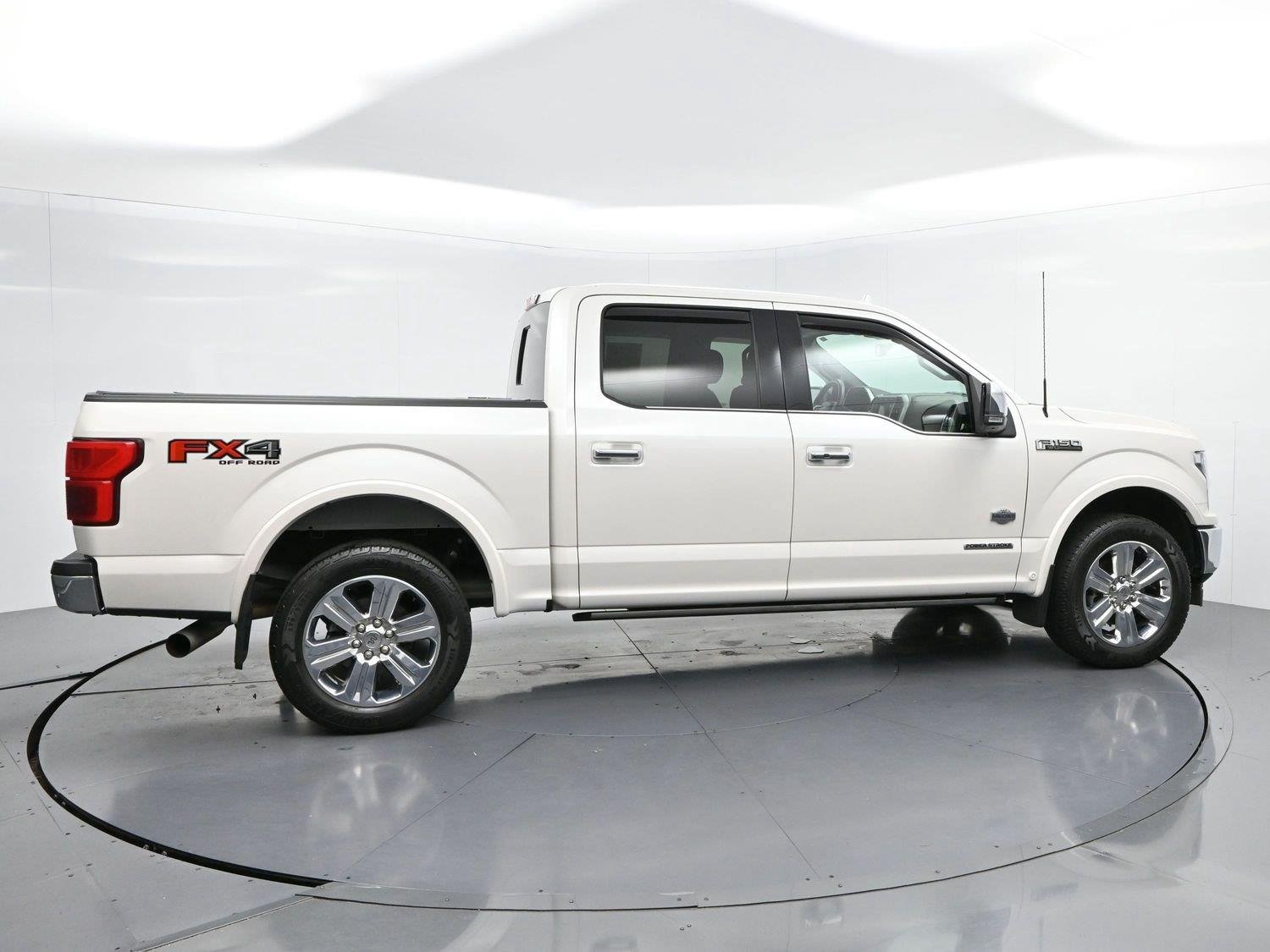 Used 2018 White Platinum Metallic Tricoat Ford XL image 8