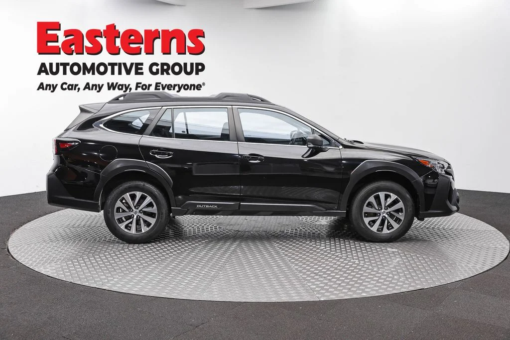 Used 2024 Black Subaru 2.5i image 4