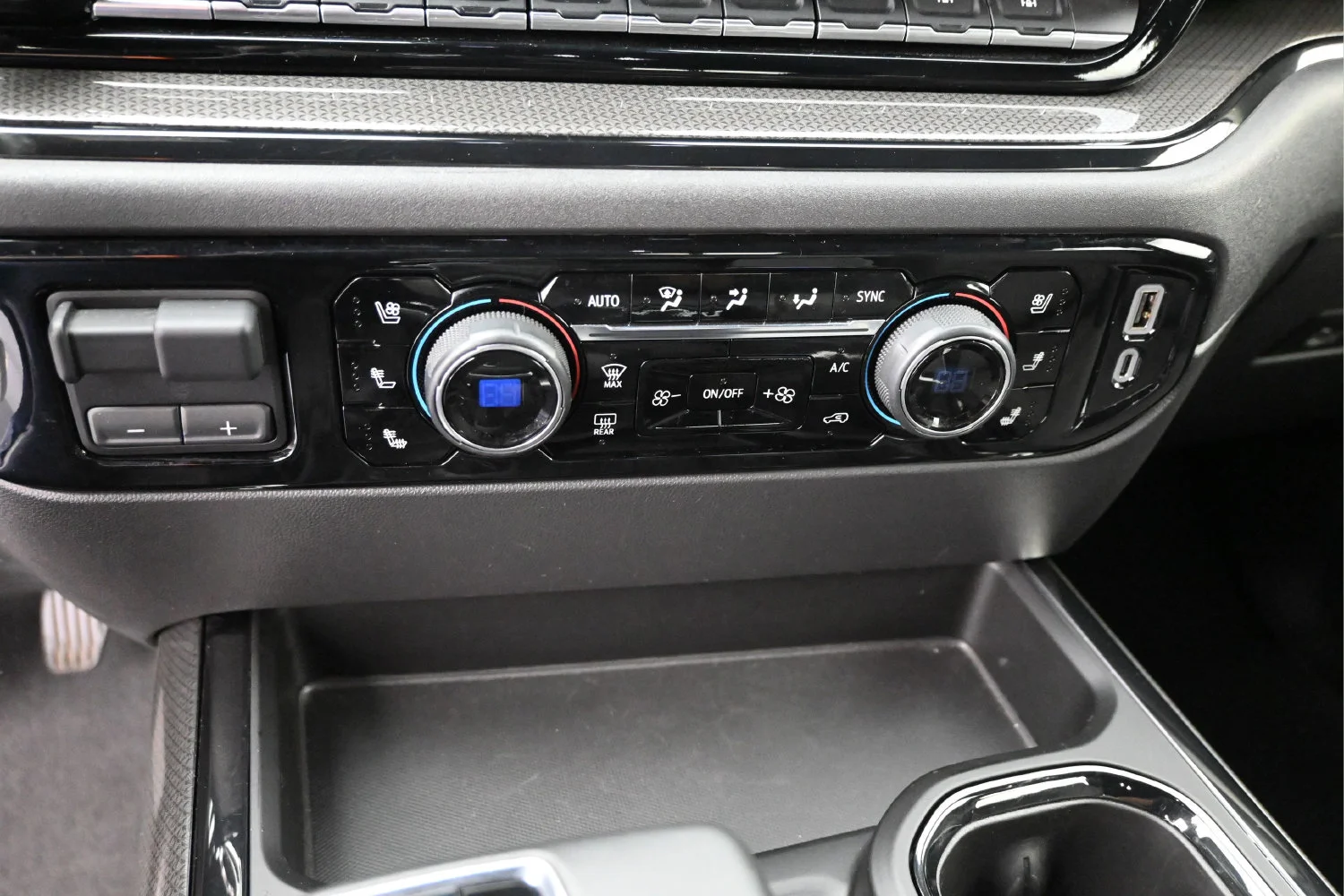 Used 2024 Summit White Chevrolet ZR2 image 22