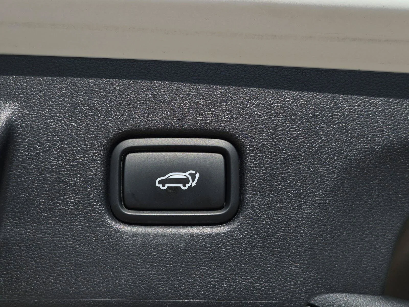 Used 2024 White Pearl Hyundai Limited image 9