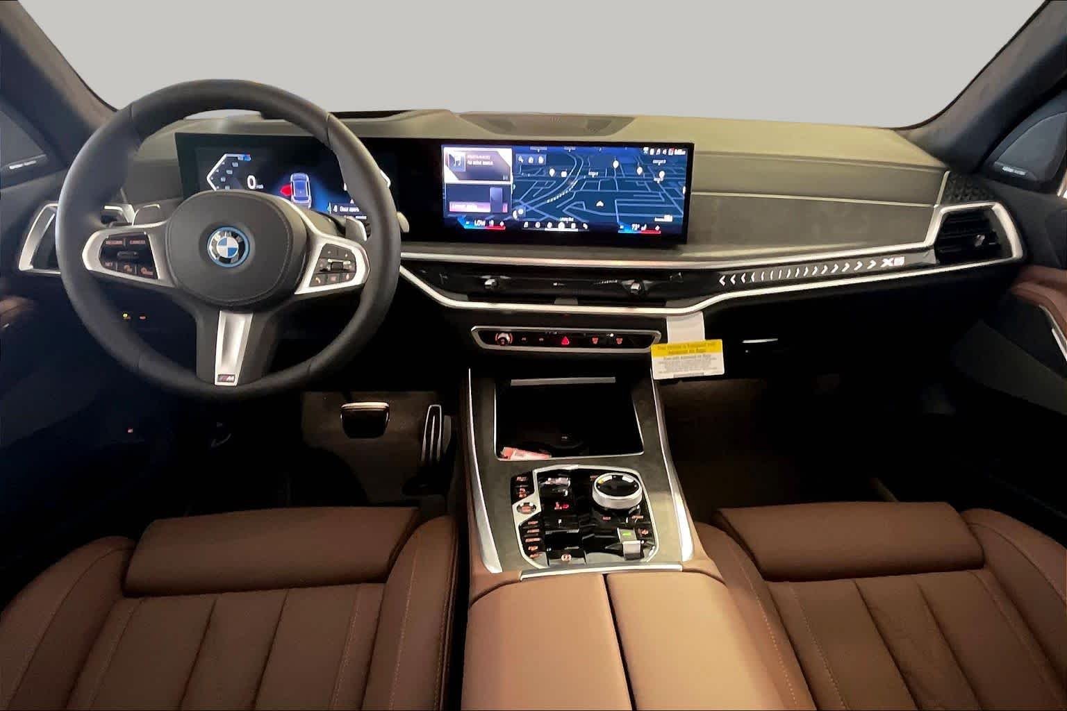 New 2026 Skyscraper Grey Metallic BMW xDrive50e image 5
