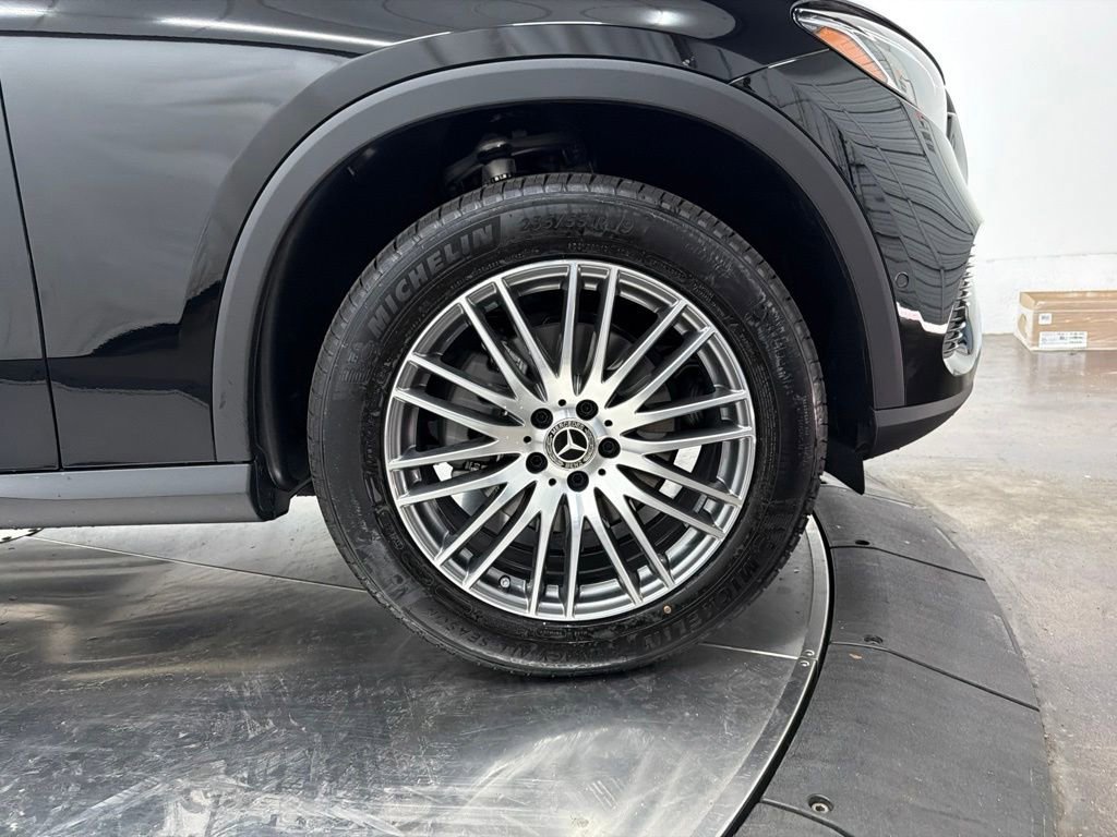 New 2026 Black Mercedes-Benz GLC 300 image 44