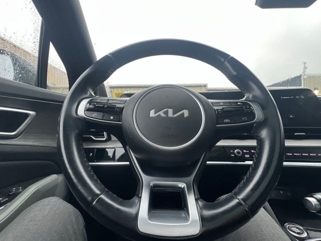 Used 2023 Black Kia X-Line image 11
