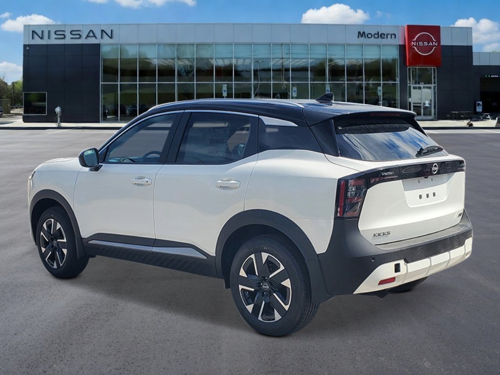 New 2026 Aspen White Tricoat/Super Black Nissan SV image 3