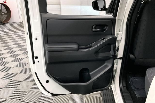 New 2026 Glacier White Nissan SV image 30