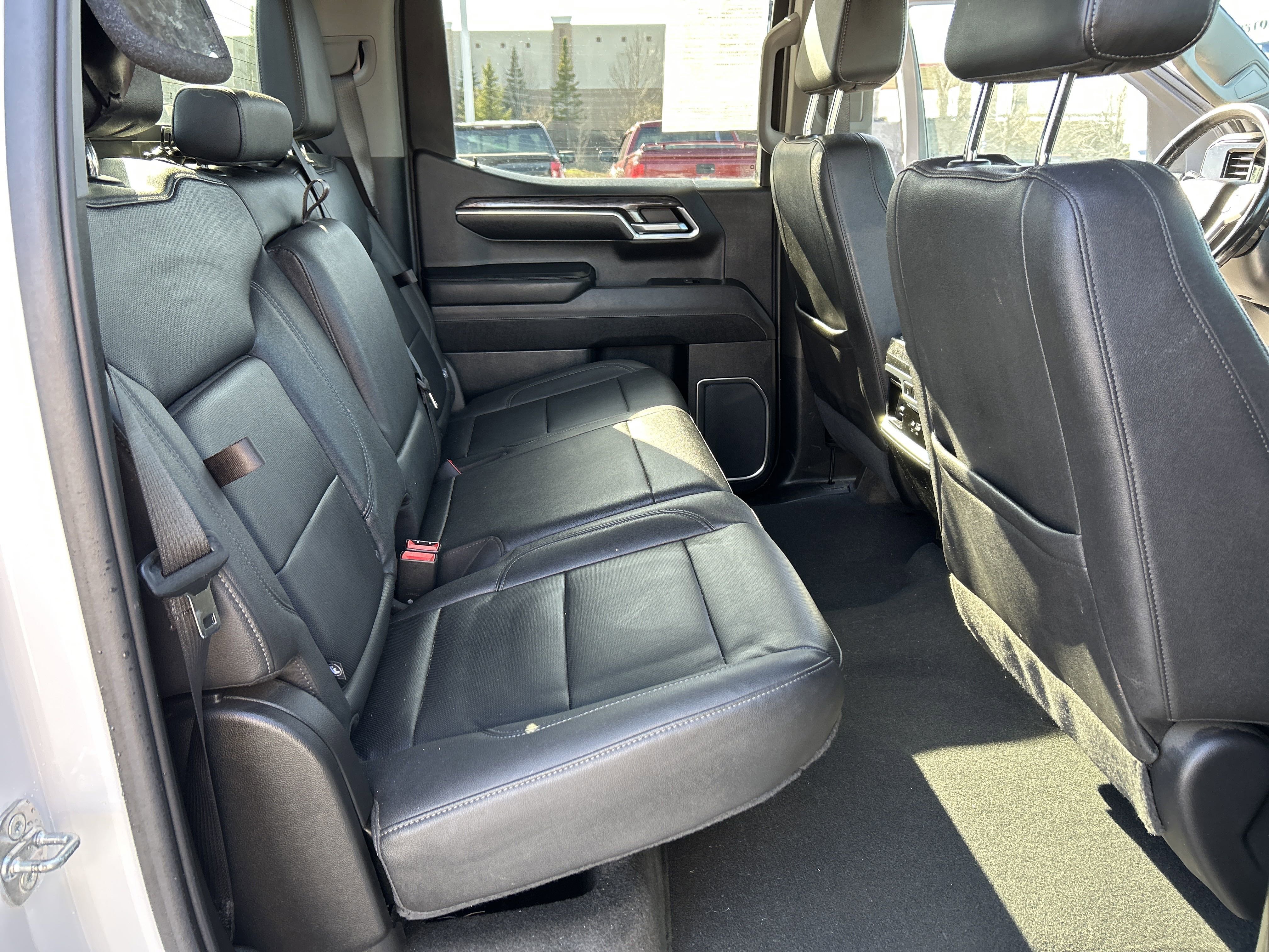 2023 Chevrolet Silverado 1500 LTZ - Photo 10