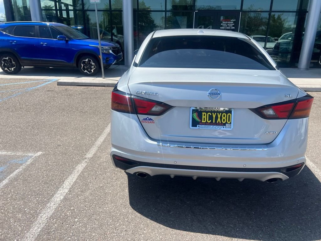 Used 2022 Silver Nissan 2.5 SL image 11