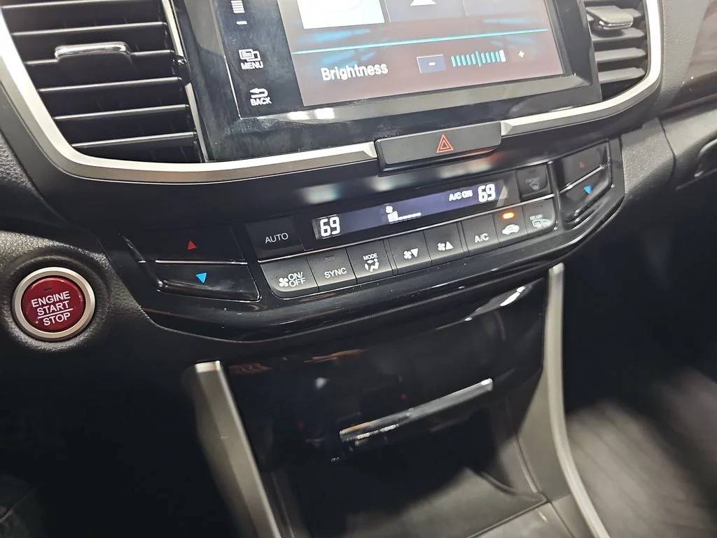 Used 2017  Honda EX-L image 24