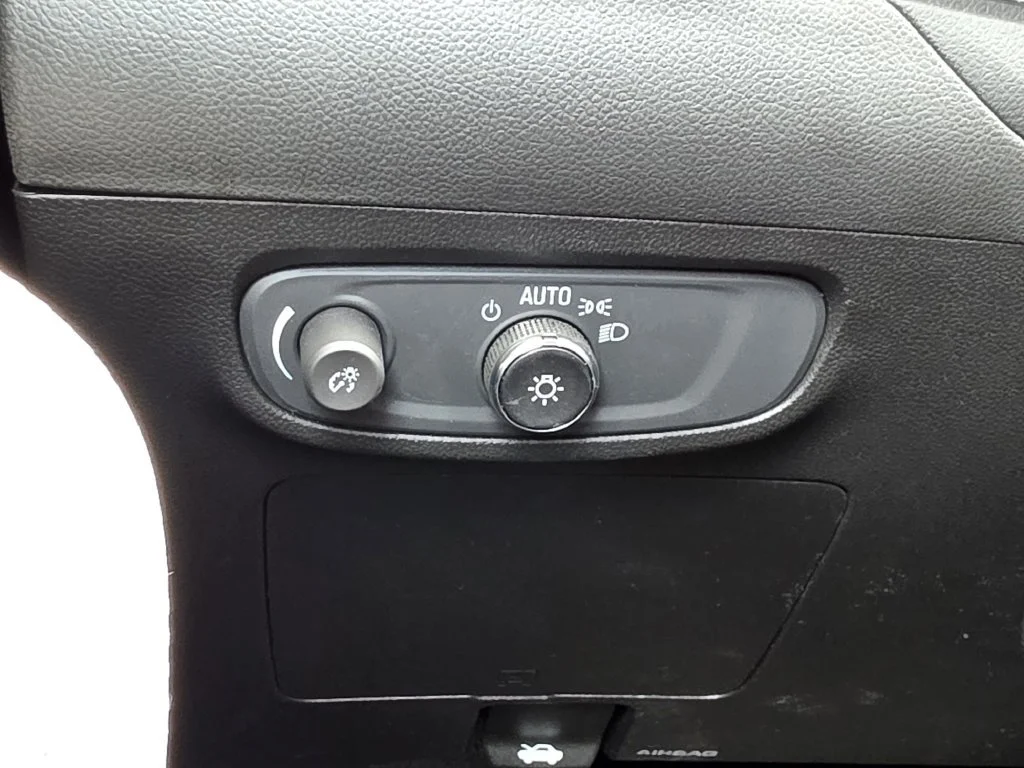 Used 2024 Summit White Buick Sport Touring image 26
