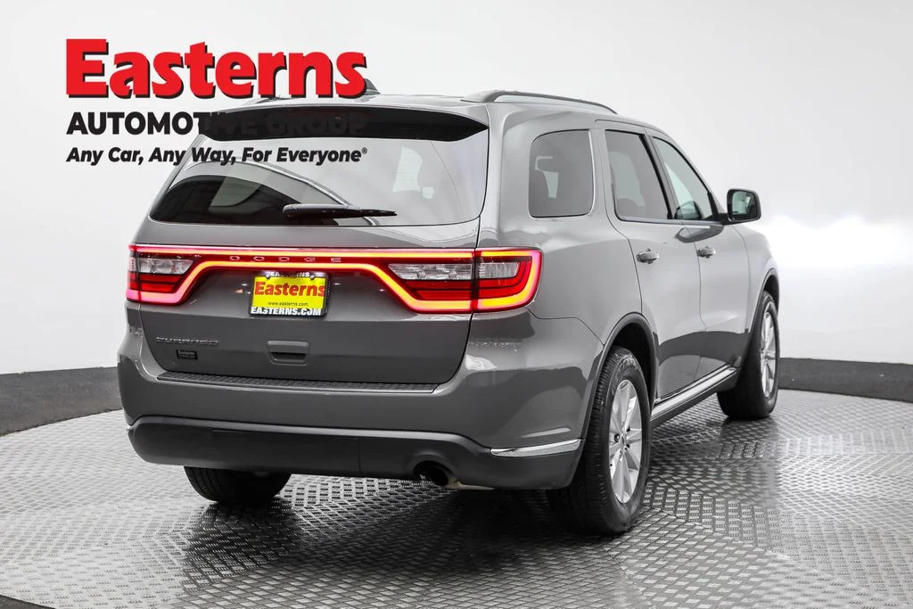 Used 2023 Gray Dodge SXT image 5