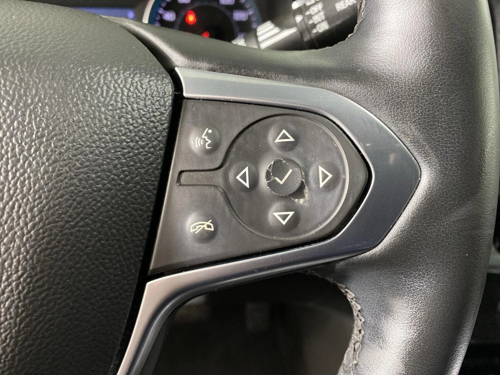 Used 2023 Northsky Blue Metallic Chevrolet LT Leather image 23