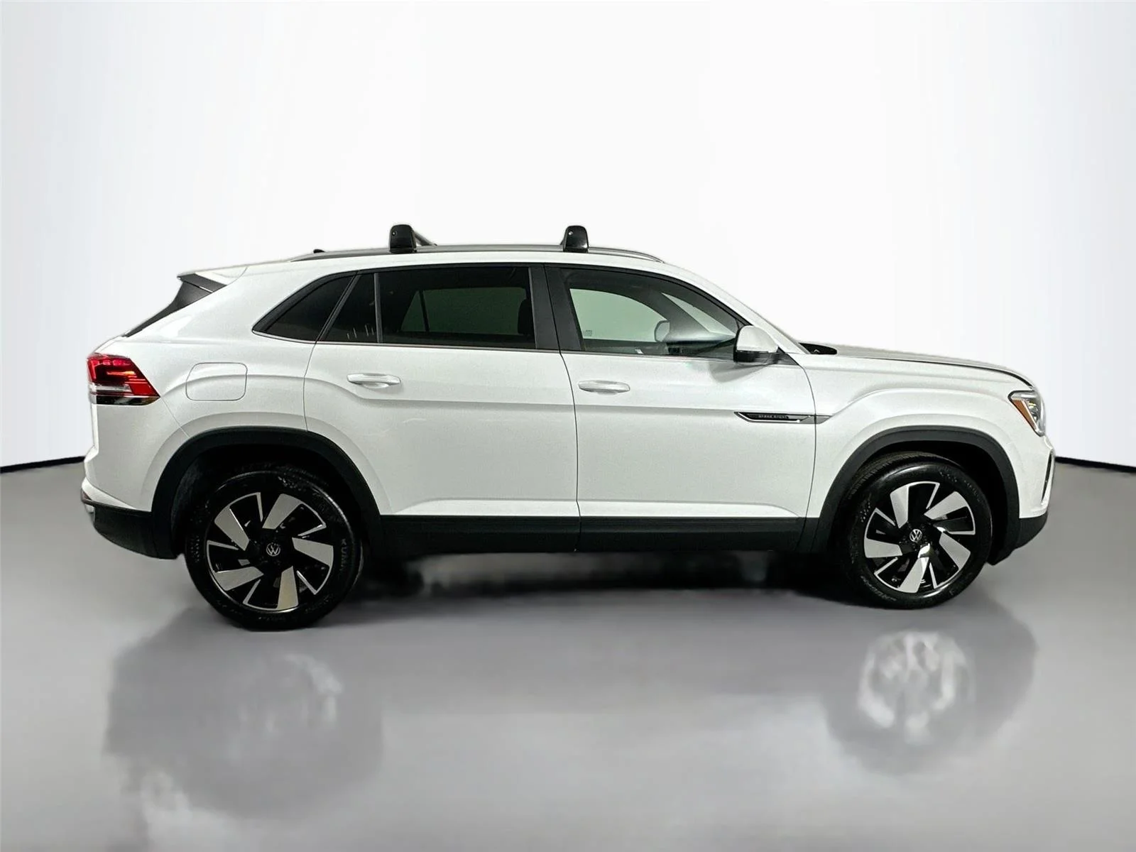 New 2026 Opal White Pearl Volkswagen 2.0T SE w/Technology image 4