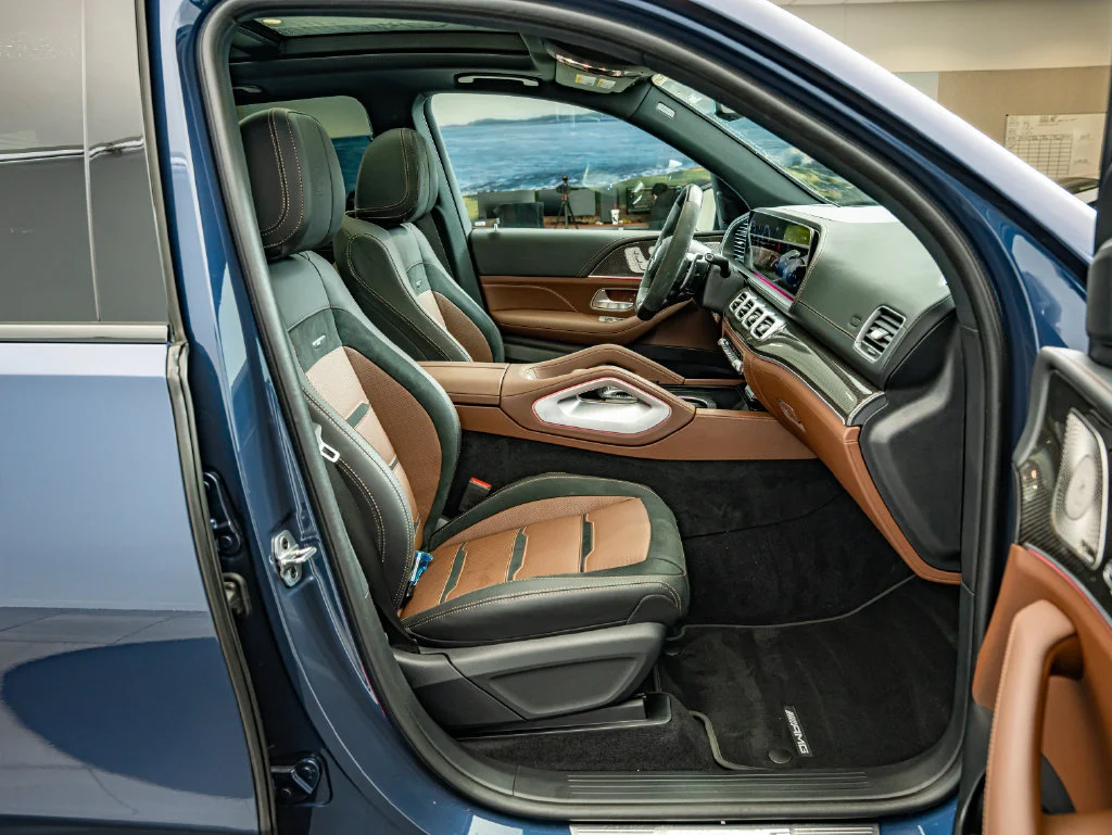 Used 2025 Twilight Blue Metallic Mercedes-Benz GLE 53 AMG® image 39