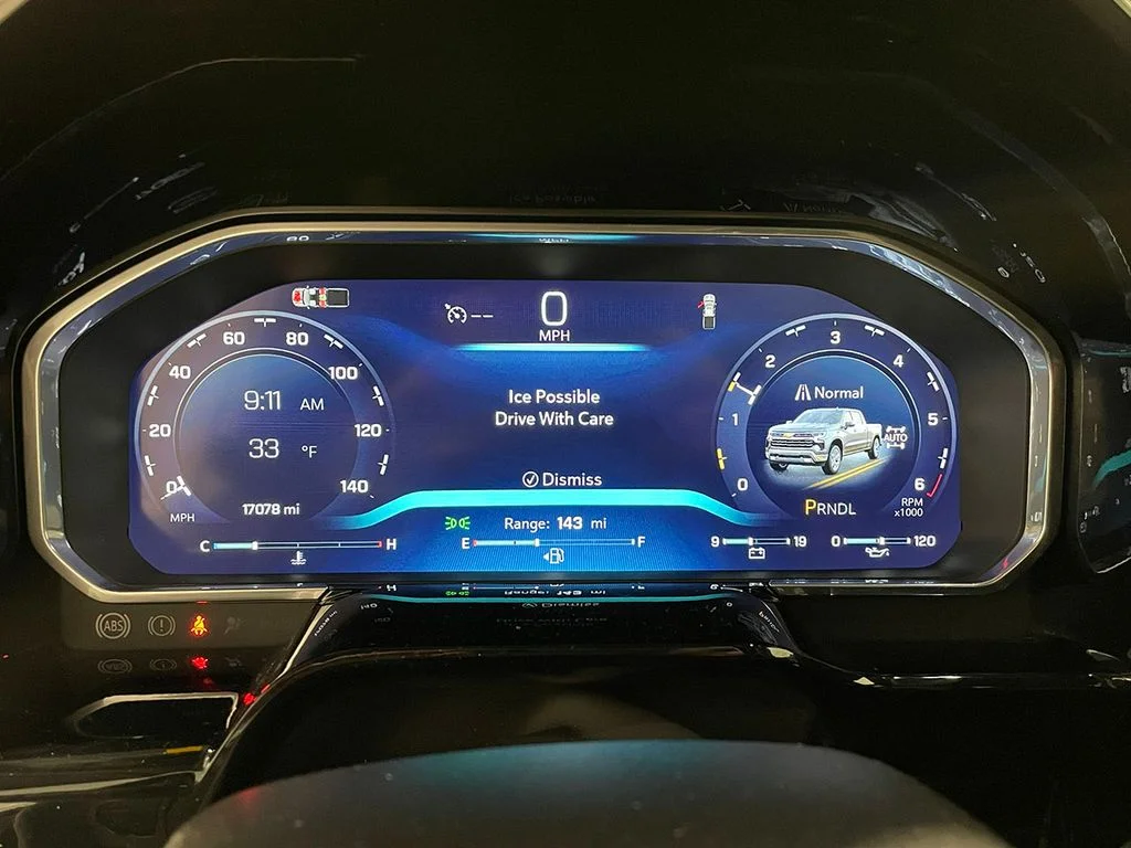 Used 2026 White Chevrolet LT image 28