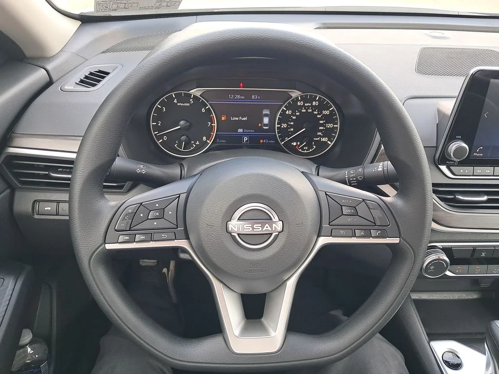 New 2026 White Nissan 2.5 SV image 15