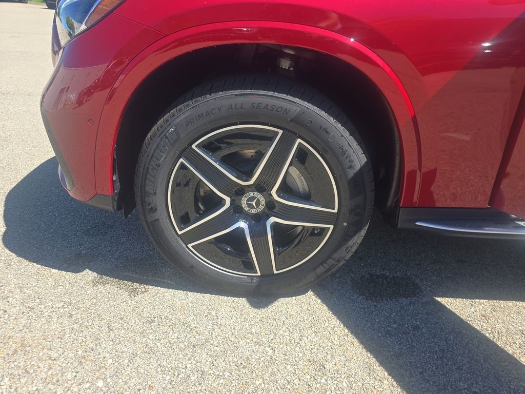 New 2027 MANUFAKTUR Patagonia Red Metallic Mercedes-Benz GLC 300 image 27