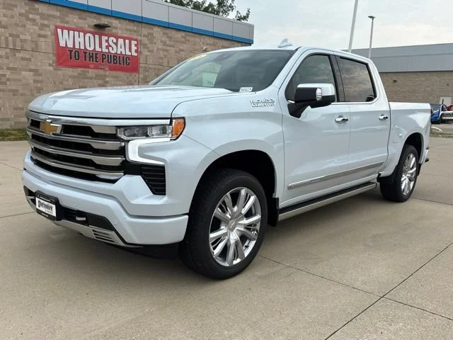 New 2026 Polar White Tricoat Chevrolet High Country image 2