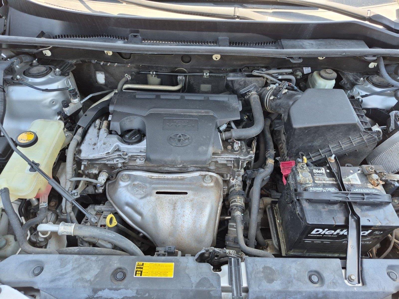 Used 2015 Classic Silver Metallic Toyota Limited image 40